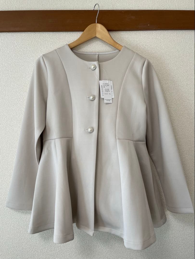 GeeRA ２点セット　ペプラムジャケット　テーパードパンツ　ベージュ　Mサイズ