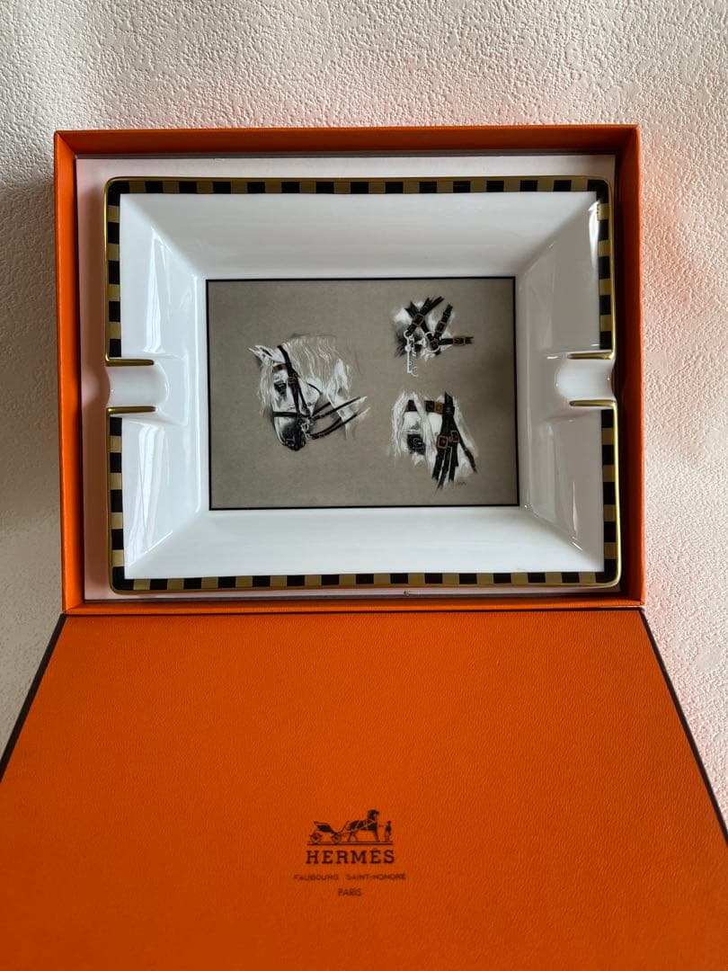 HERMÈS 陶磁器灰皿 ストライプデザイン馬柄