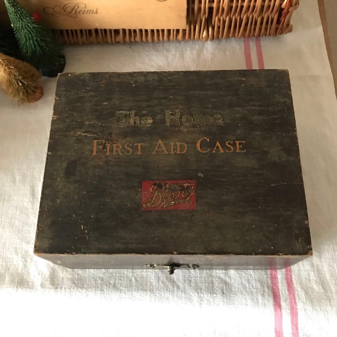 イギリスアンティーク　ファーストエイドケース　Boots 救急箱　ボックス