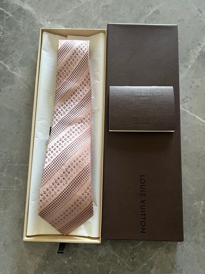 超メルカリ市特価★LOUIS VUITTON ネクタイ 箱なし★ピンク系