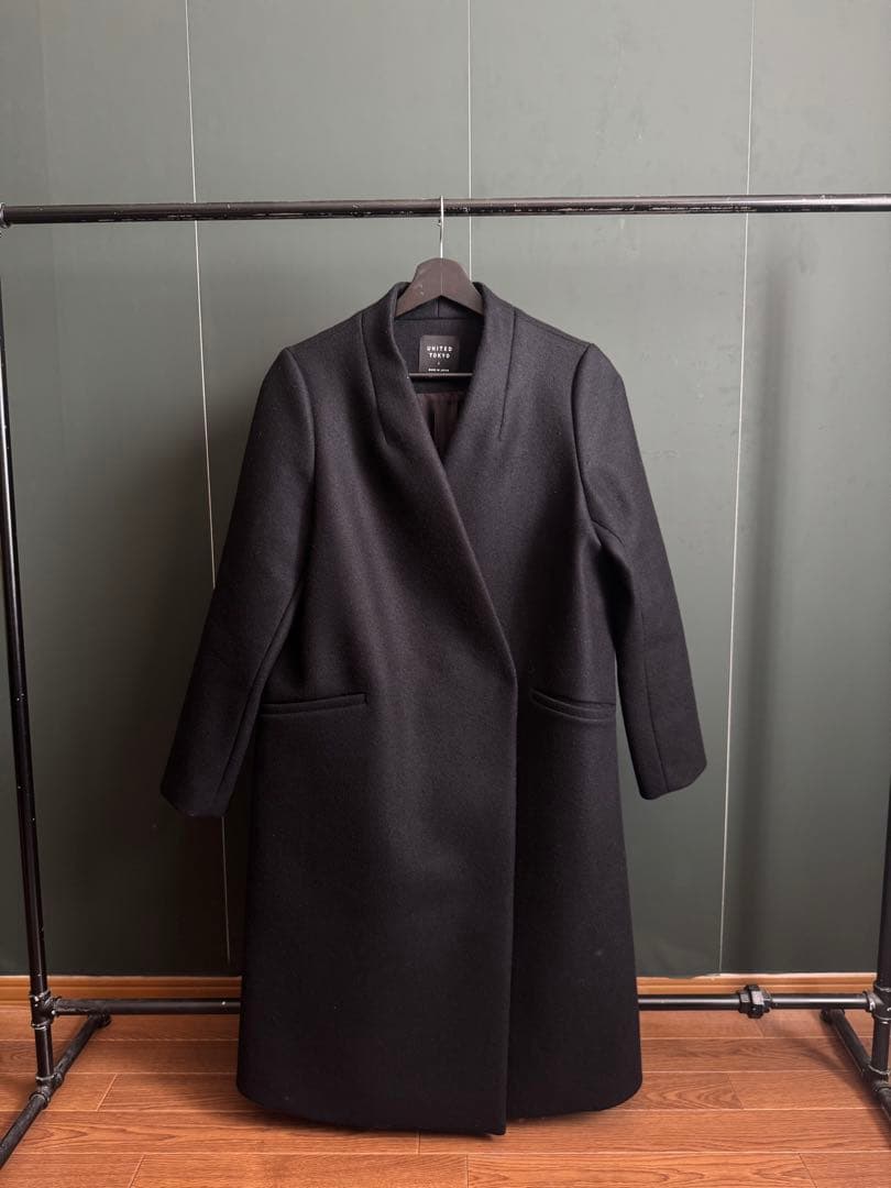 UNITED TOKYO ブラック ロングコート 比翼 ノーカラーコート