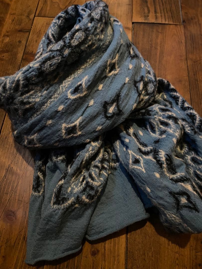 KAPITALウール 縮絨 バンダナ柄マフラー 大判ストール 水色