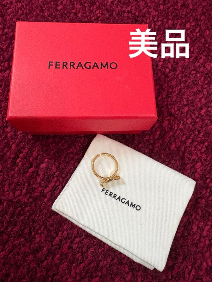FERRAGAMO リボンモチーフリング　ヴァラ