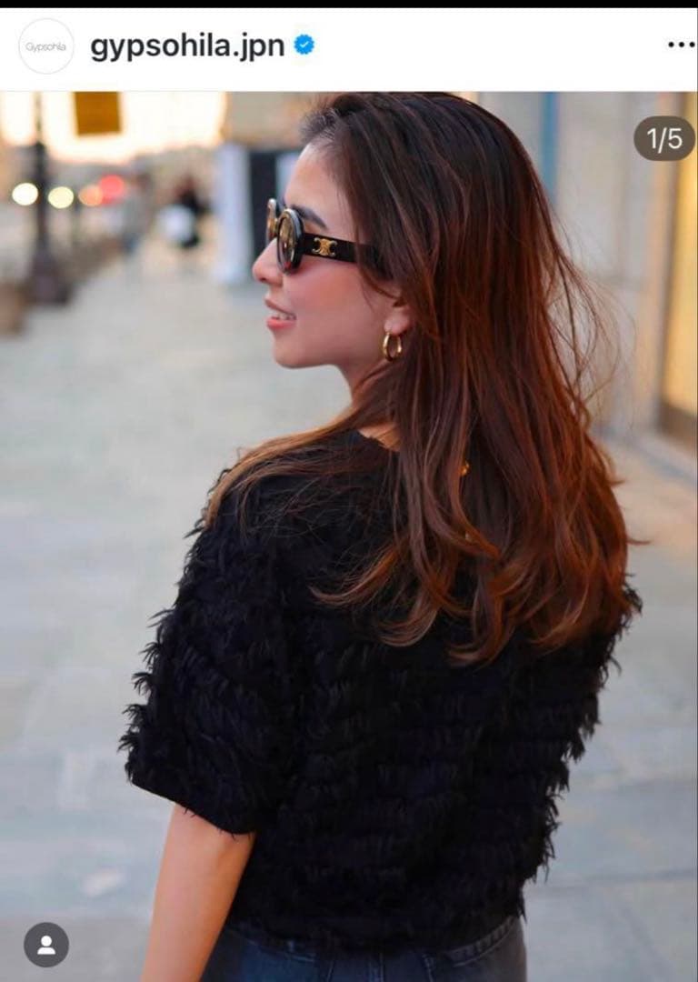 ジプソフィア　半袖トップス 黒 フェザー