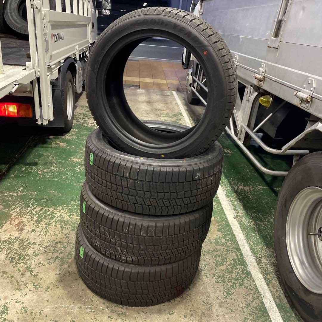 【中古スタッドレスタイヤ】235/45R18ホイールなし 4本セット