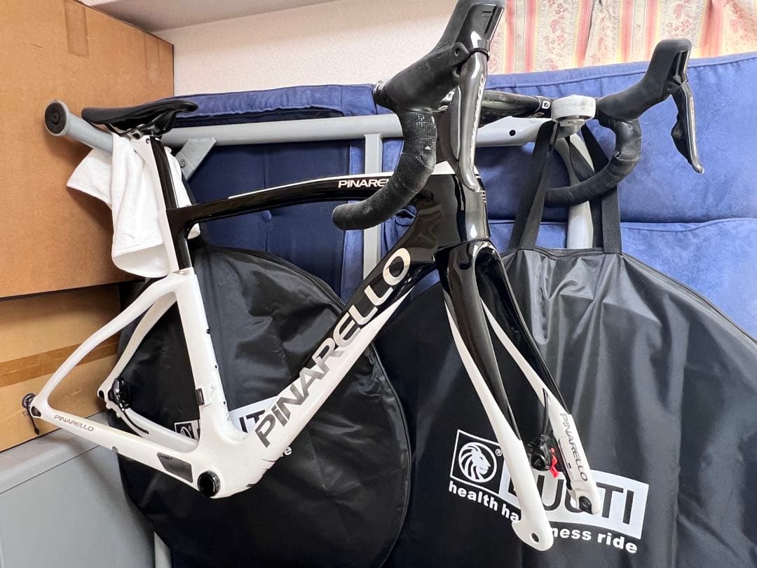 PINARELLO Ｆ9 完成車 一部パーツを外しています。