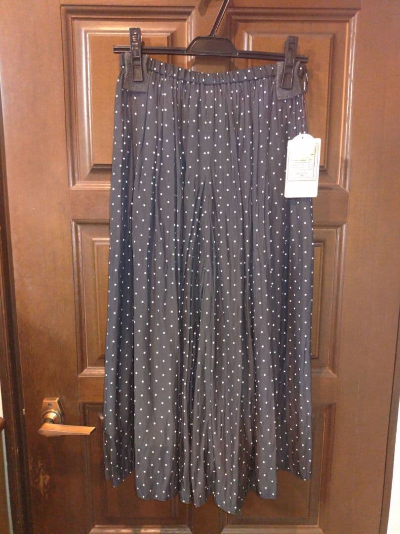 ビアズリー　シフォンギャザーパンツ　０サイズ　新品