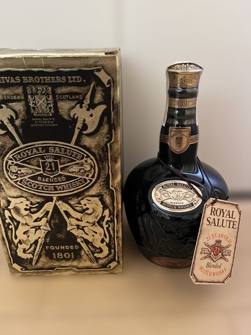 古酒 Salute ウイスキー 青陶器ボトル　箱、袋付き　未開栓