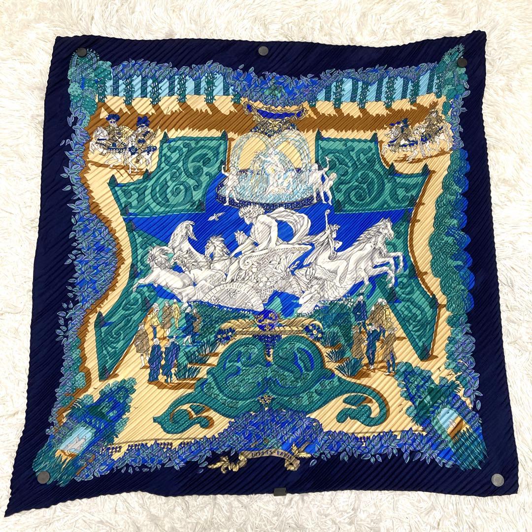 美品HERMES【王の楽園】カレプリセ プリーツカレ 絹　大判 総柄 スカーフ青