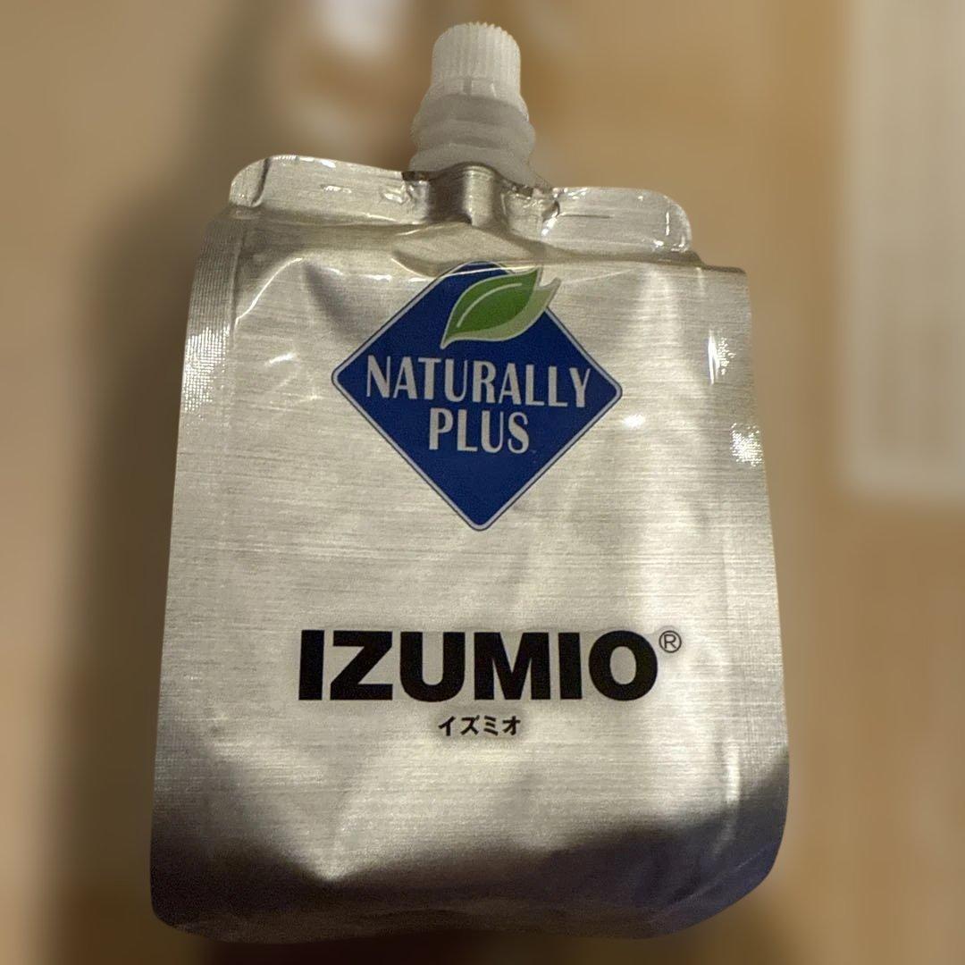 【 未開封 】 IZUMIO NATURALLY PLUS 200ml×30本