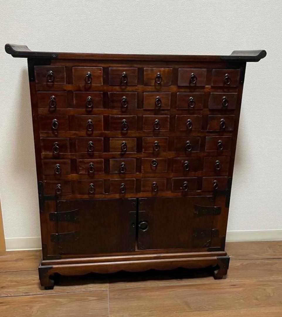 ：*）様 時代 李朝 真鍮金具 42杯 抽斗 薬箪笥 ヤクジャン 飾り棚 朝鮮棚