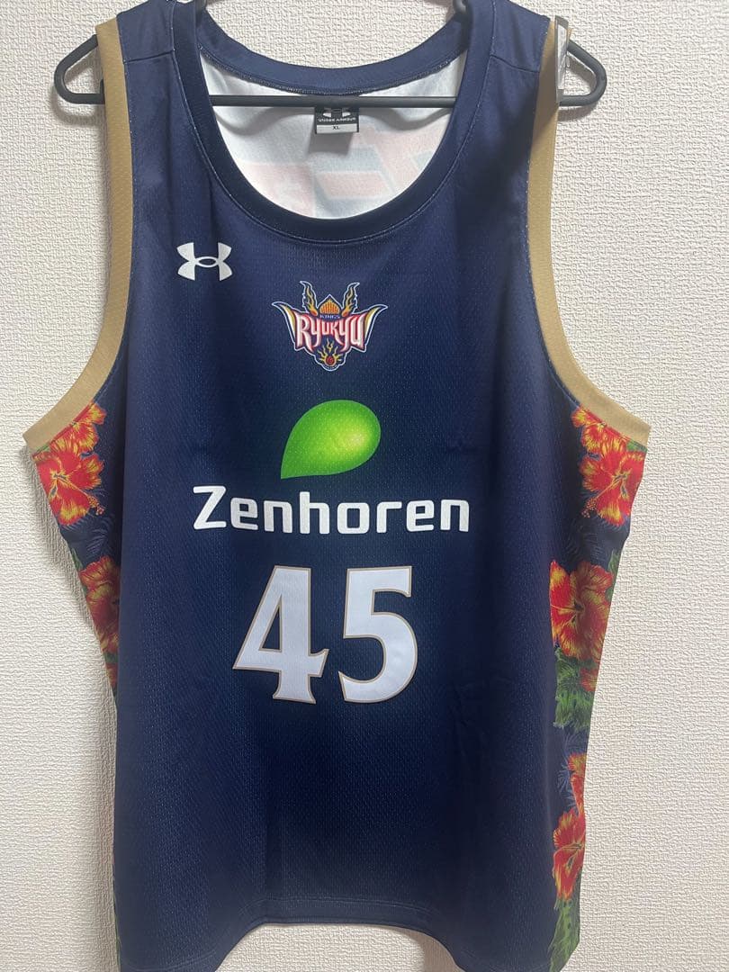 琉球ゴールデンキングス　レプリカユニフォームクーリー選手