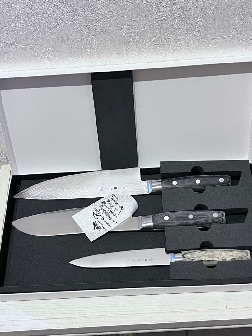 【値下げしました！】ダマスカス鋼包丁セット（関貴一）