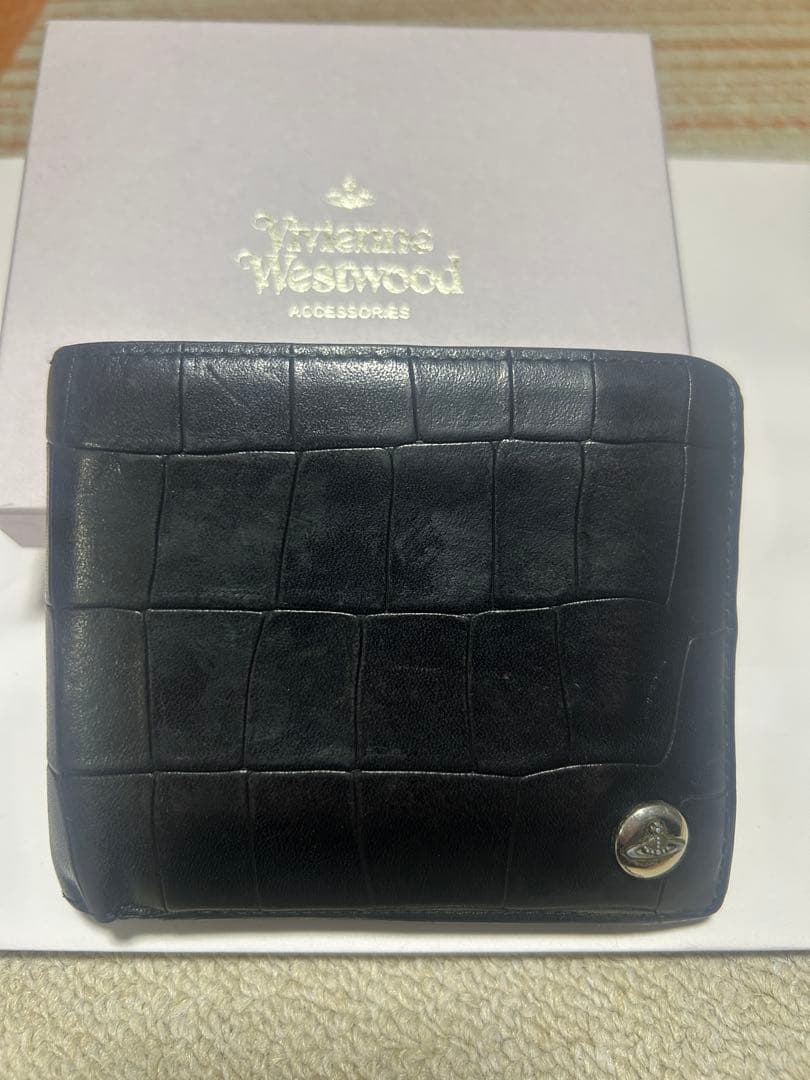 L*a様 ヴィヴィアン 財布 二つ折り