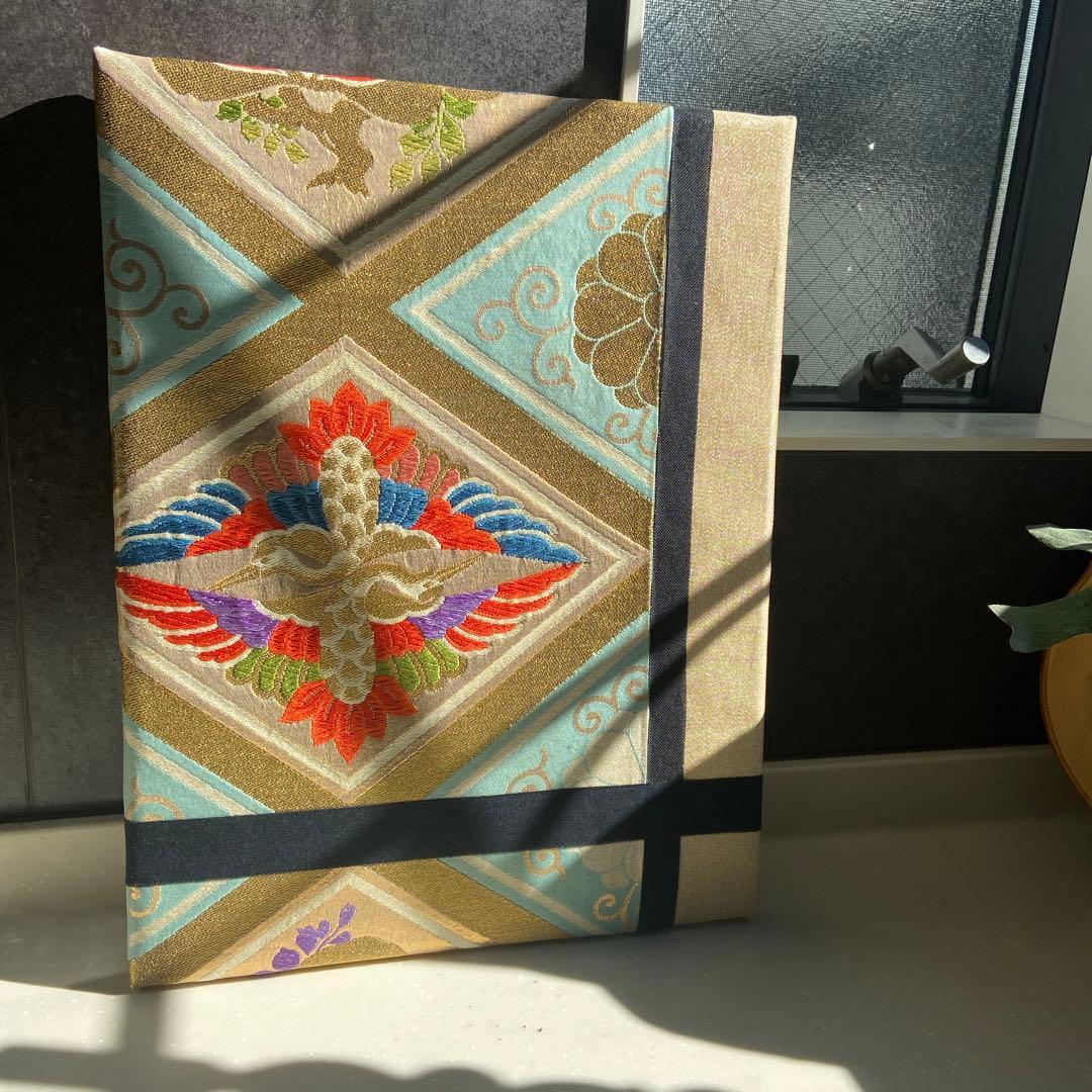 ファブリックパネル　インバウンド　アート　民泊　施設　壁面　着物アート