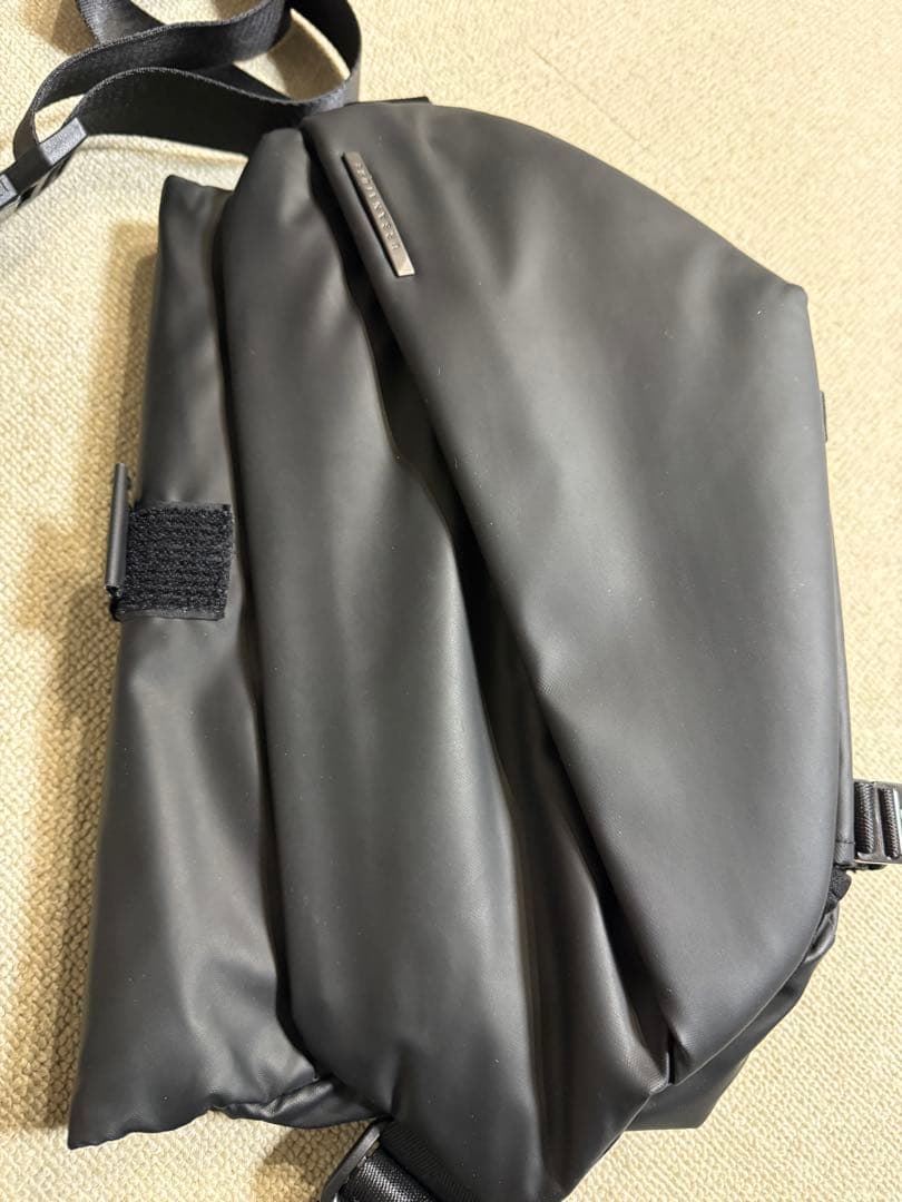 [ニード] ショルダーバッグ ボディバッグ R1 SLING BAG ブラック