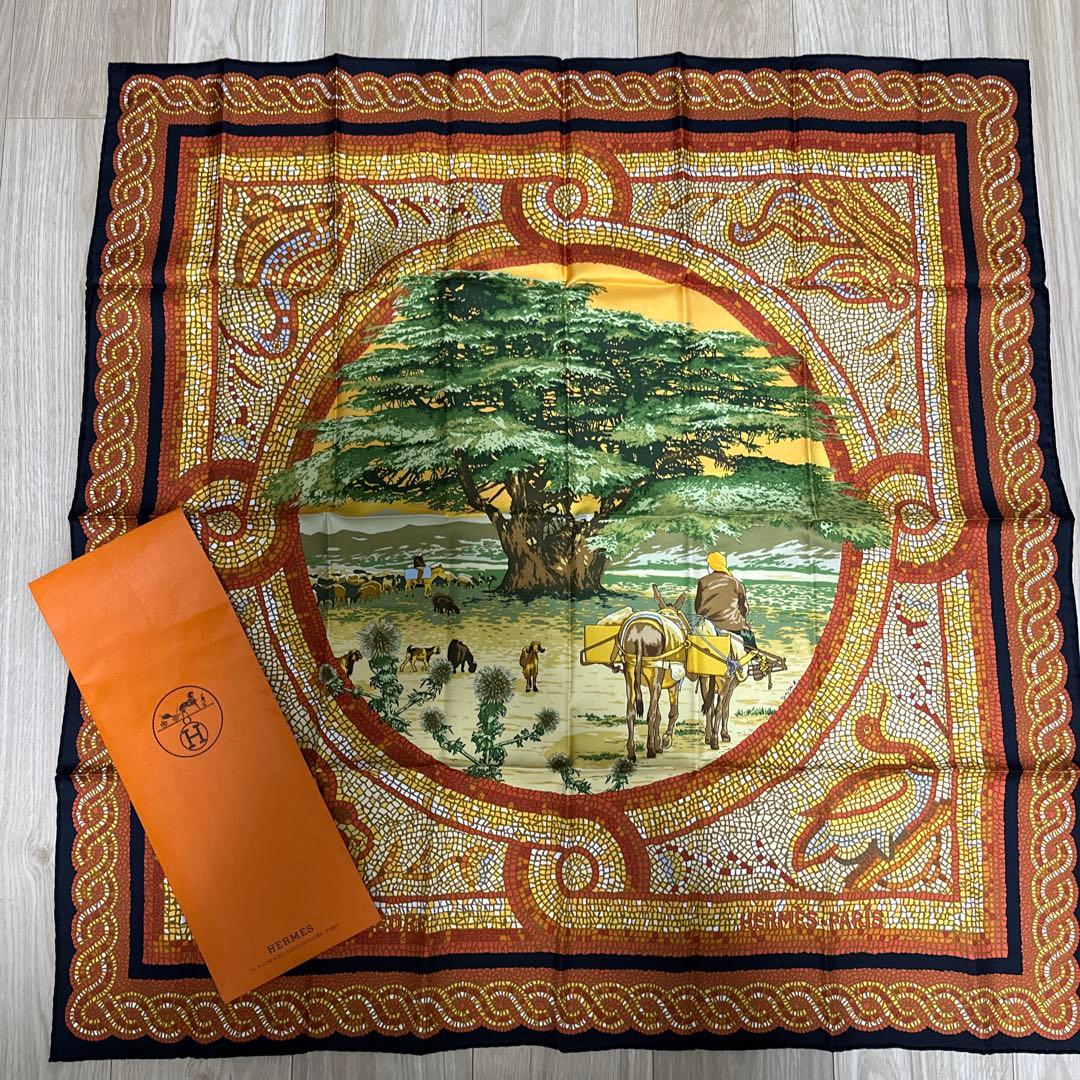 【値下げ】エルメス スカーフ カレ90 SOUS LE CEDRE【最終価格】