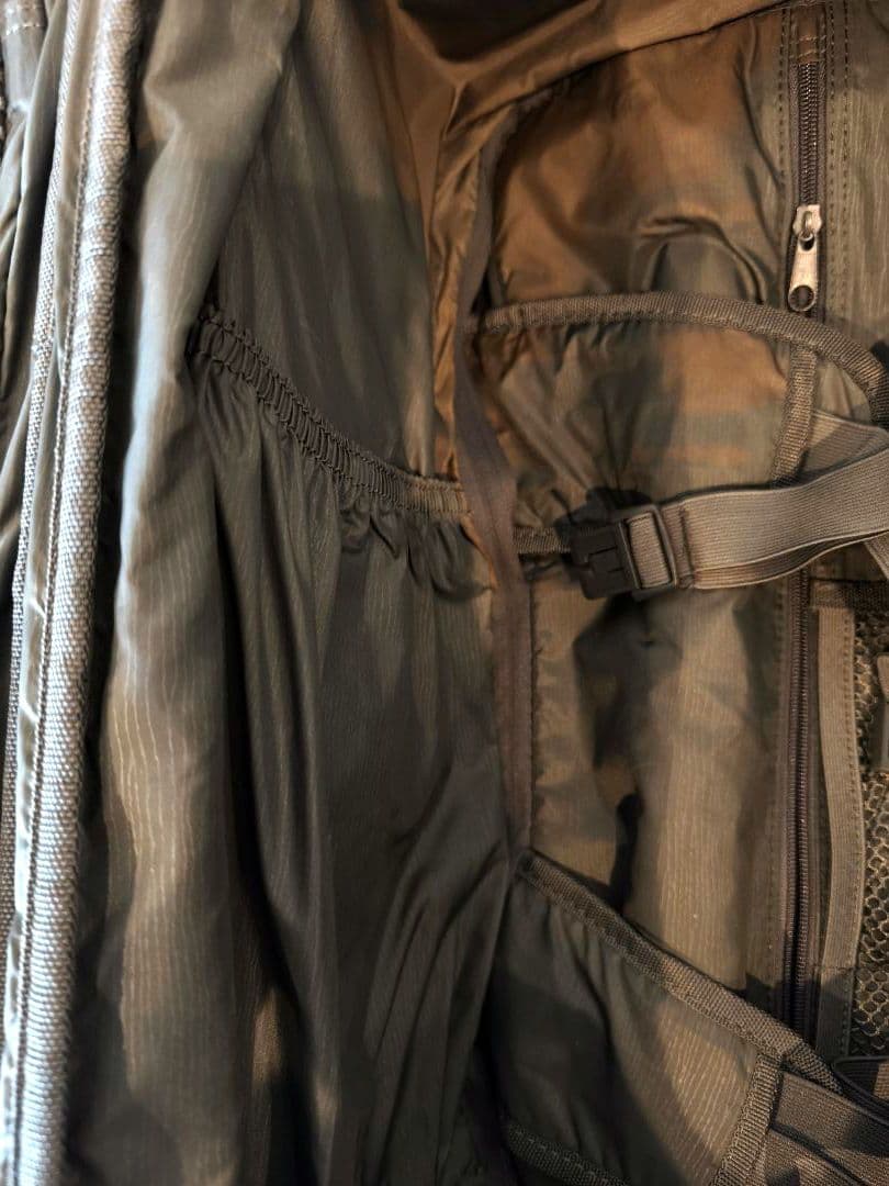 Travelpro Crew5 Expandable　キャリーバッグ