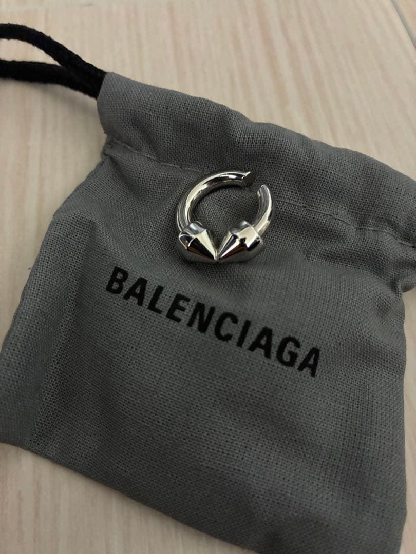 【本日中まで】 BALENCIAGA イヤーカフ