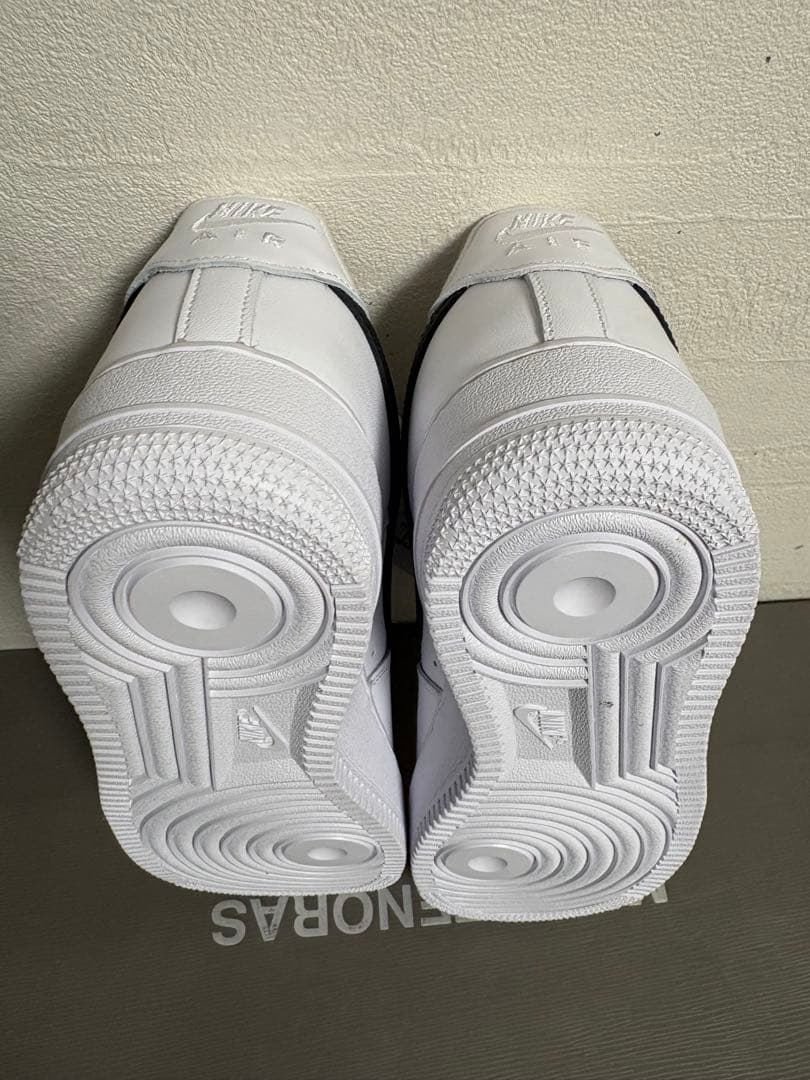 Supreme × Nike Air Force 1 White Black