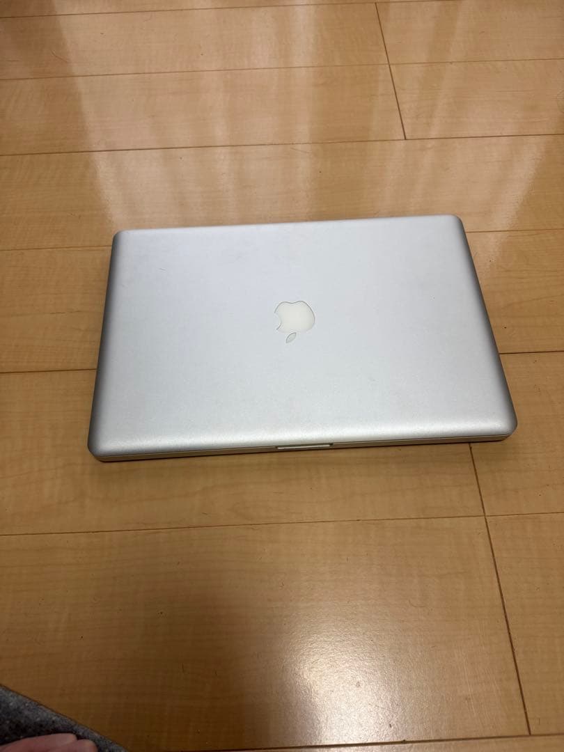 MacBook Pro 15インチ（Mid 2010）　初期化済・充電器付き