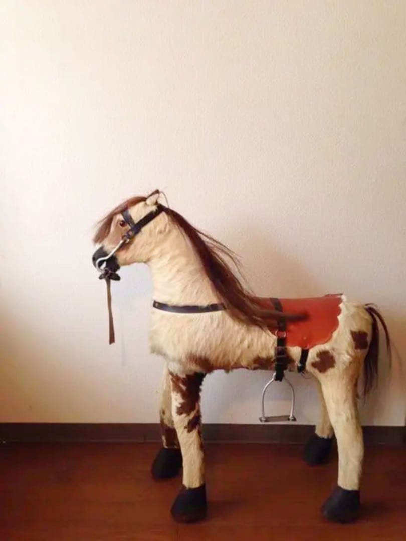 ディスプレイに♪リアルファーのお馬さん　ロッキングホース　木馬　オブジェ