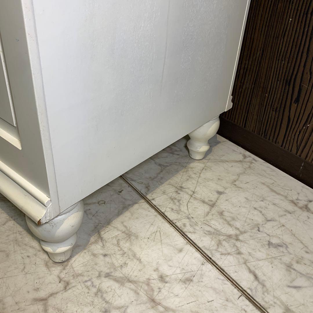 か*ん様 フラワーパターンのガラス扉キャビネット