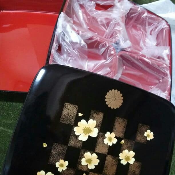 未使用新品　重箱　お重　お弁当箱　箱付き　お正月　おせち料理　弁当箱