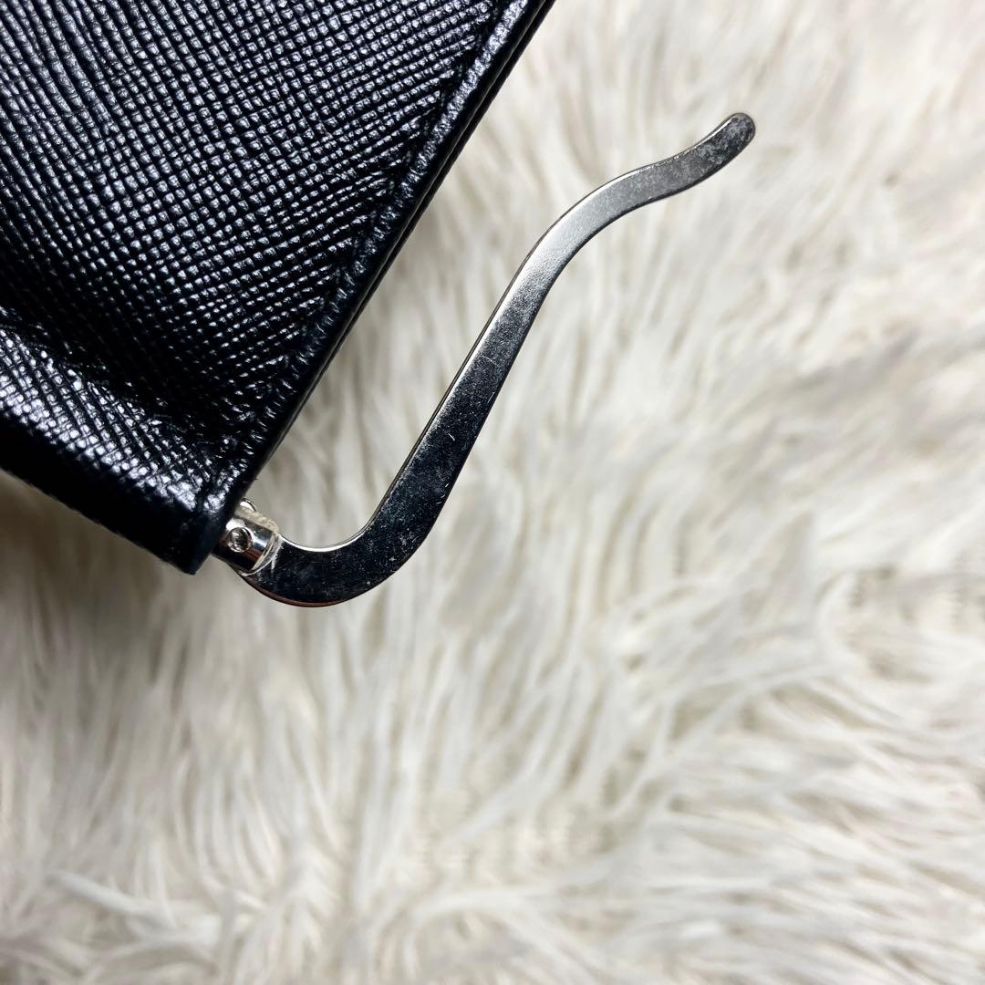 美品 プラダ サフィアーノ マネークリップ レザーブラック