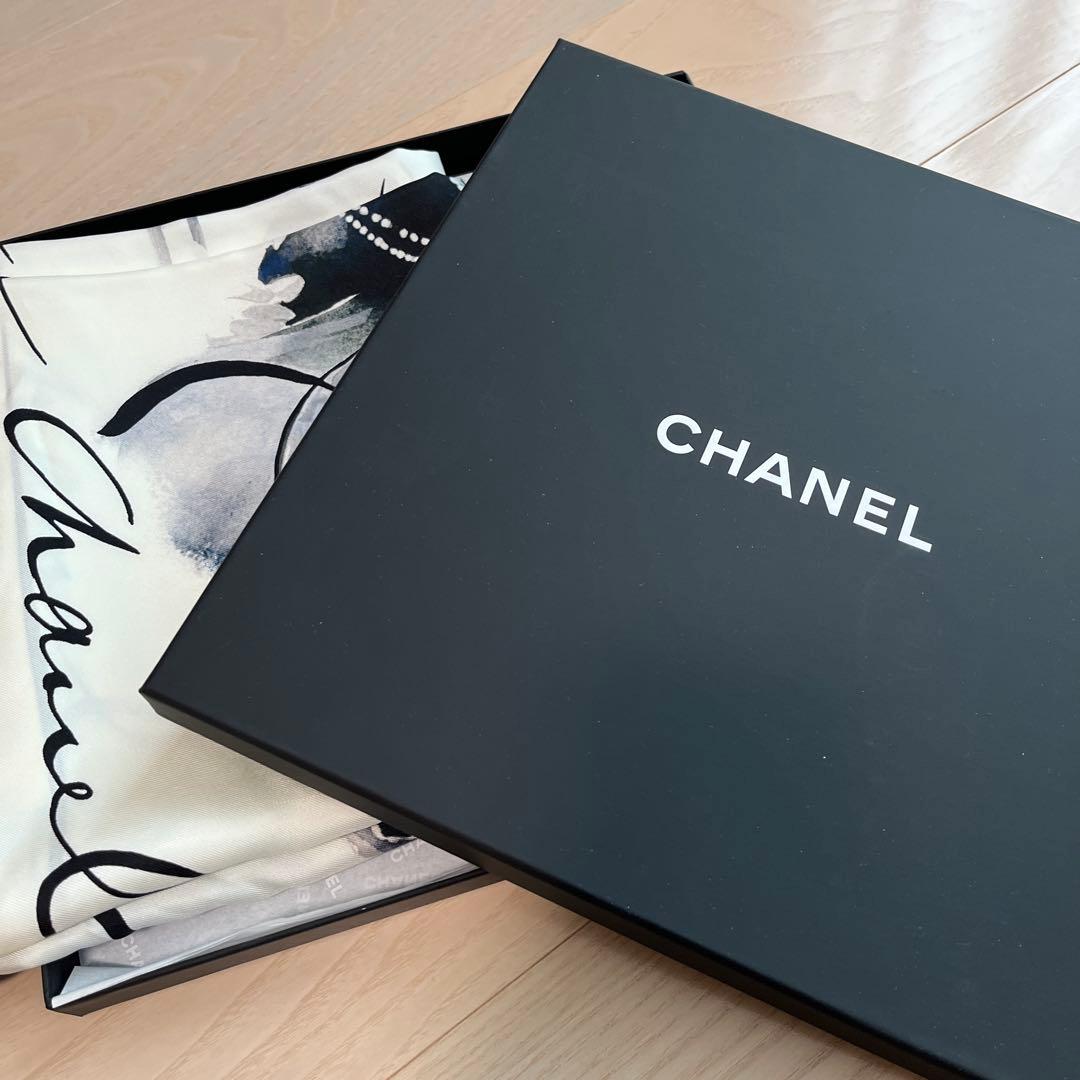 CHANEL シルクスカーフ イラストデザイン