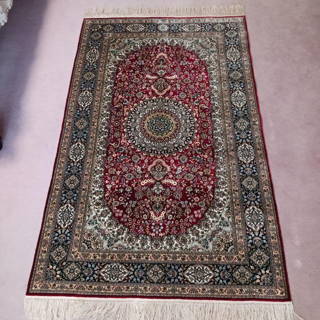 ペルシャ絨毯　超美品　新品　オリエンタルデザイン　 赤いラグ 94x170cm