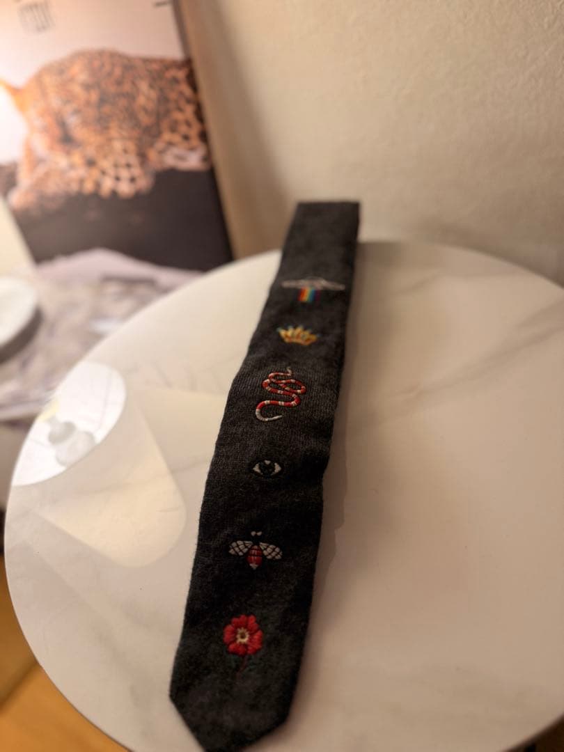 BTSテテ 坂口健太郎着用 GUCCI ネクタイ