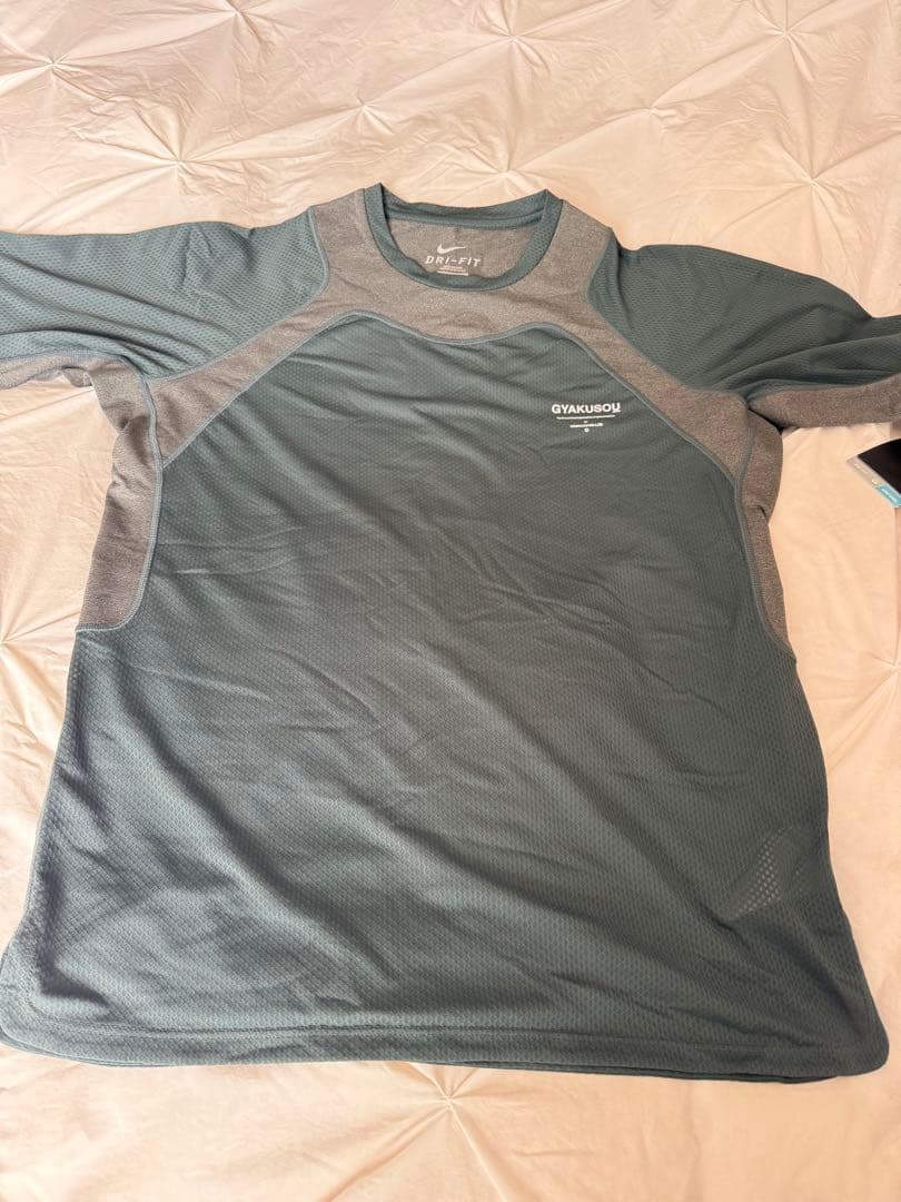 新品GYAKUSOU DRI-FIT ランニングTシャツ L グレー