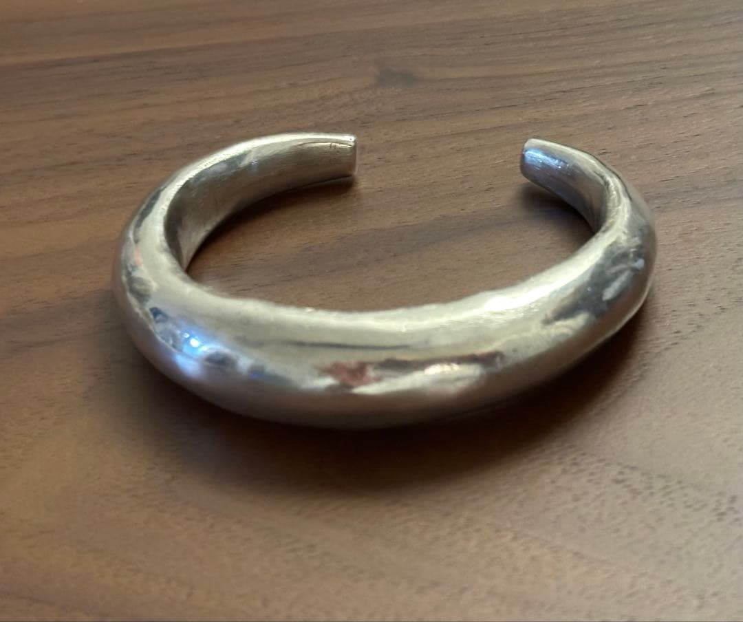 タイラthairaカレンシルバーバングル