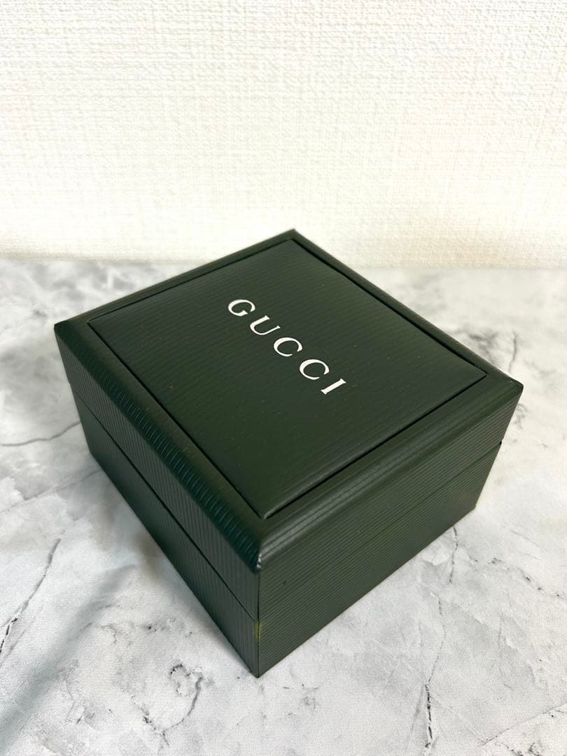 GUCCI バングル腕時計