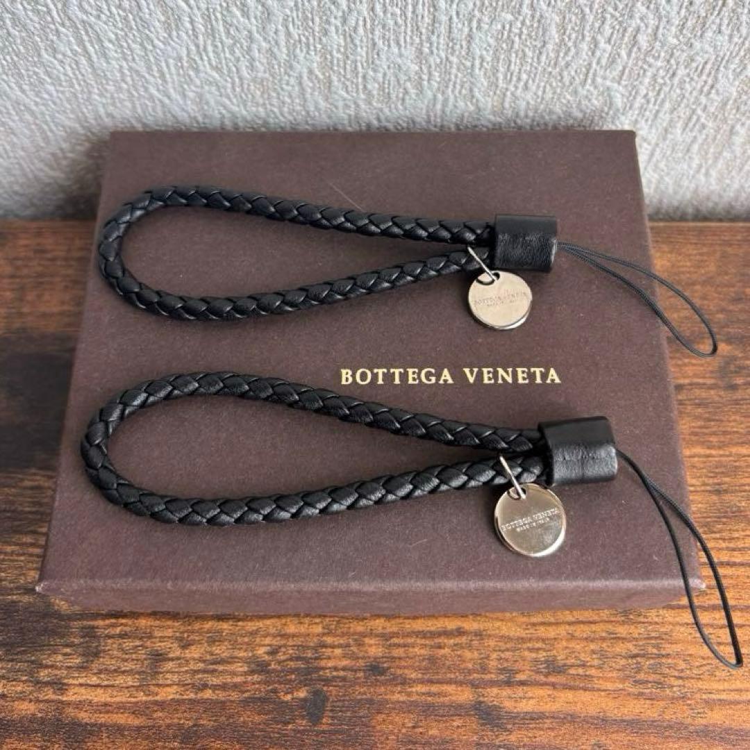 o. s.　ボッテガヴェネタ　レザーチャーム　2本　ストラップ