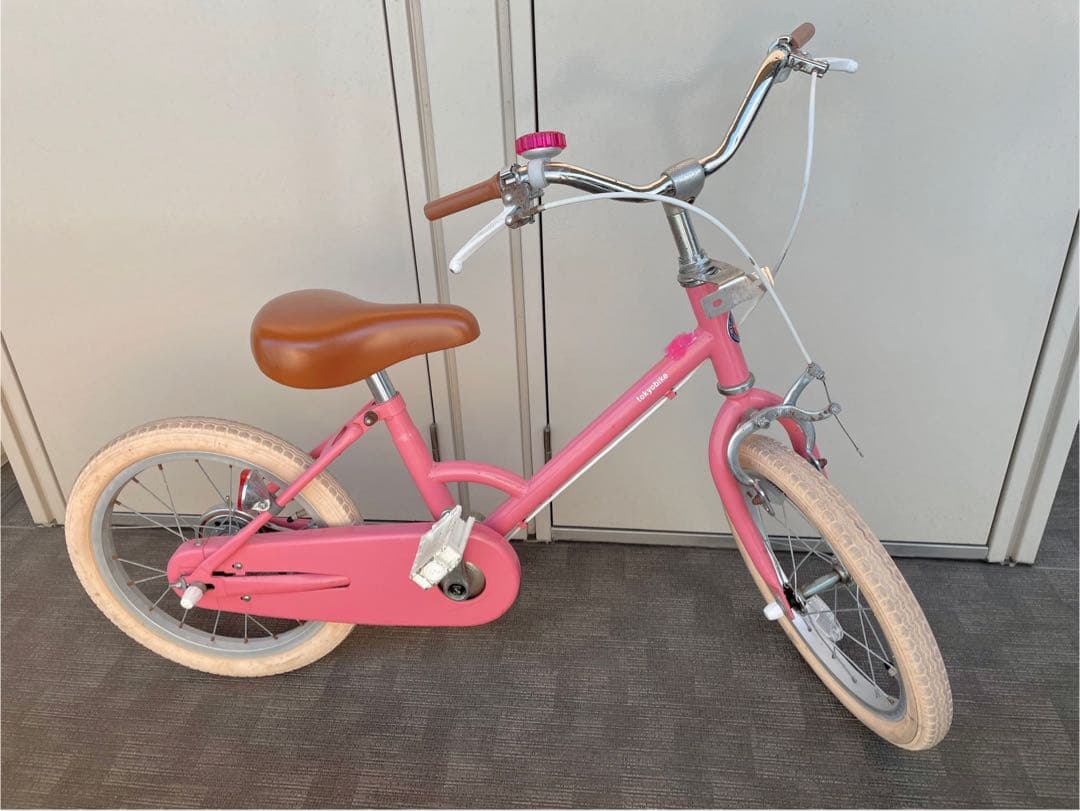 送料込み　リトルトーキョーバイク　モモ　16インチ　ベル、スタンド、補助輪つき