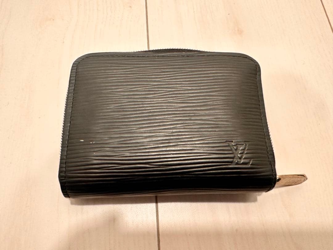 ルイヴィトン　エピ　ブラック　ジッピーパース