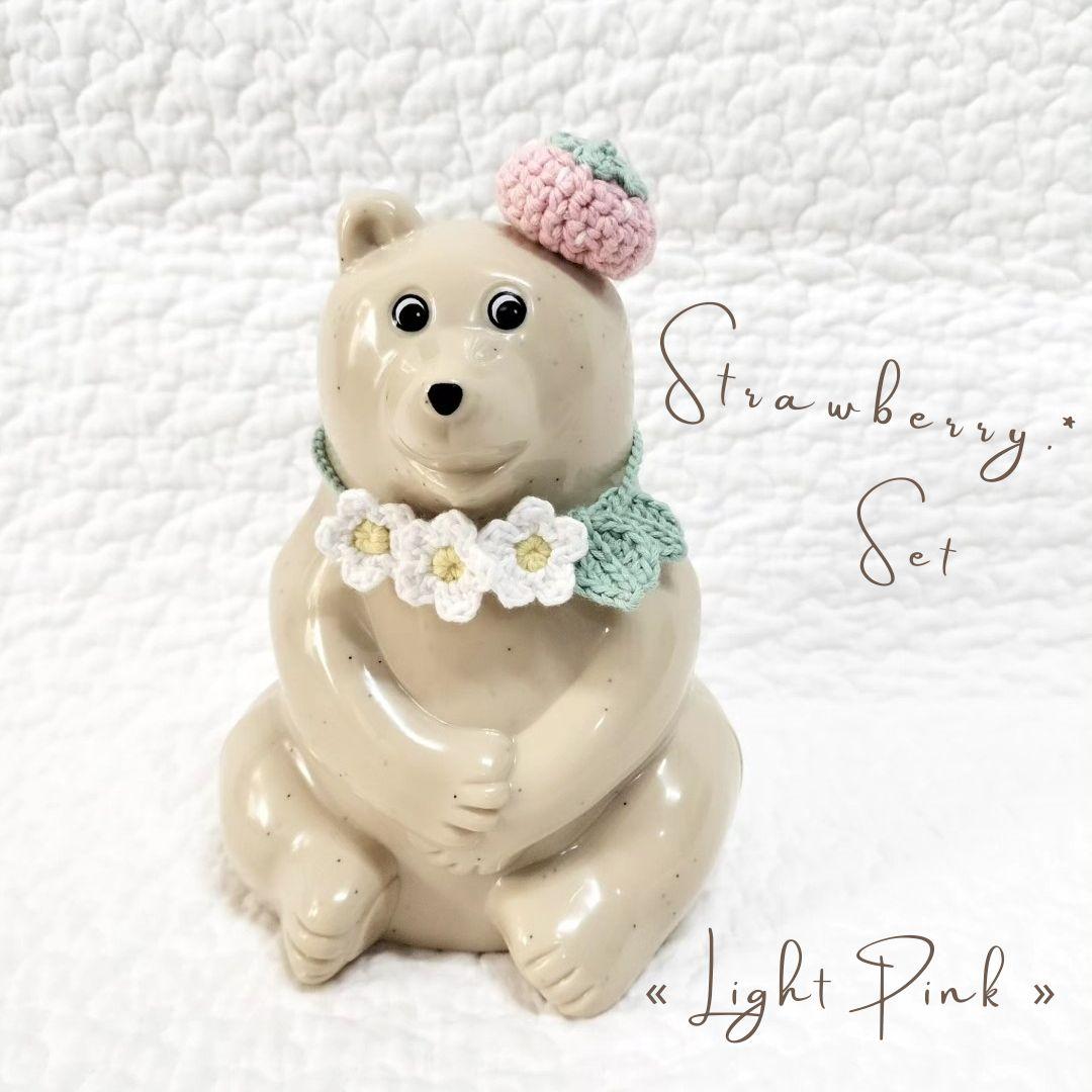 しろくま貯金箱＊薄ピンクいちごコーデ