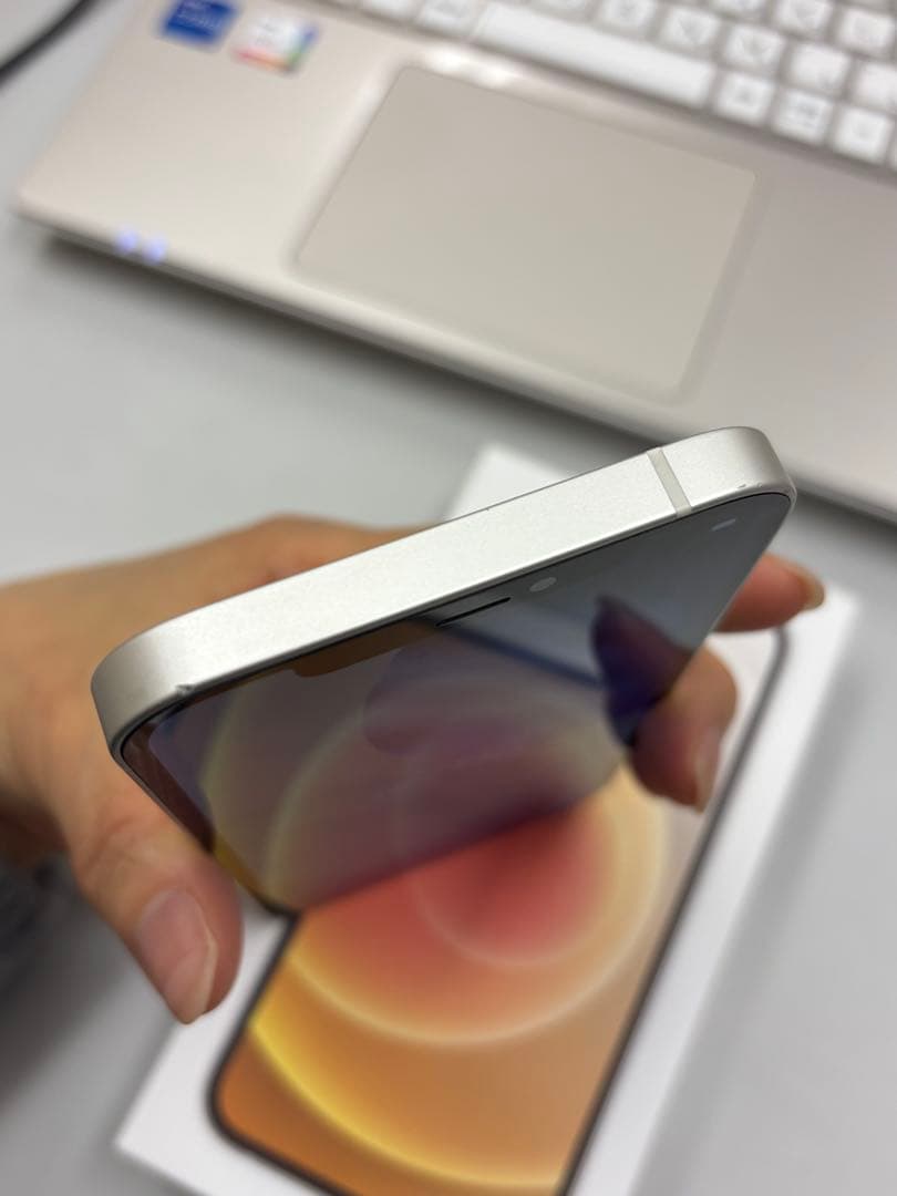 iPhone 本体 12 ホワイト 126GB 状態良好 SIMロック解除済