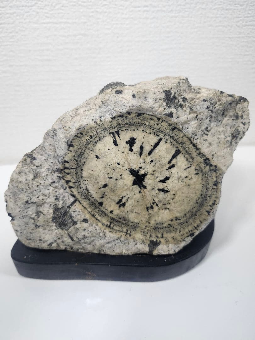 時計石 鑑賞石 レトロ 球状閃緑岩 鑑賞用鉱物標本ナポレオン石 天然石 台座付き