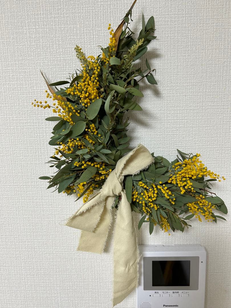 ミモザの三日月リース