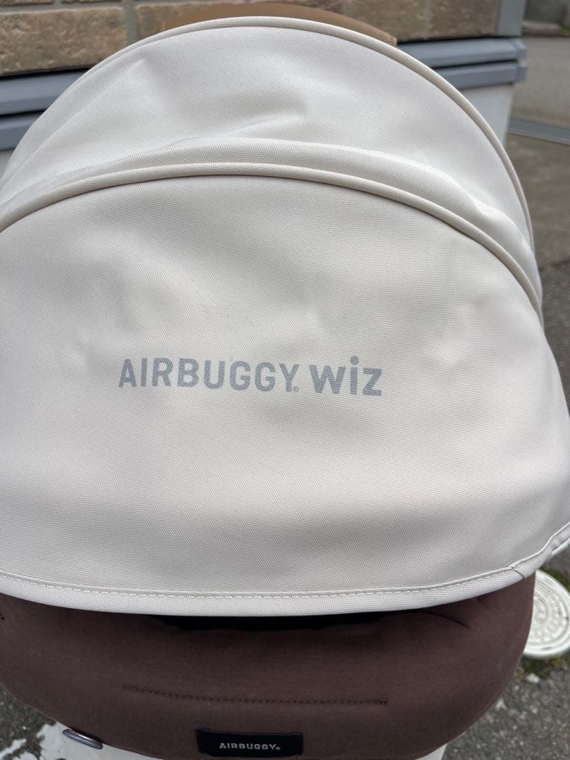 AIRBUGGY WIZ -Xペットカート ホワイト/ブラウン