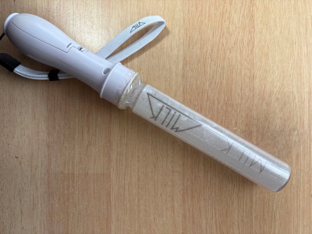 M!LK ペンライト（訳あり）