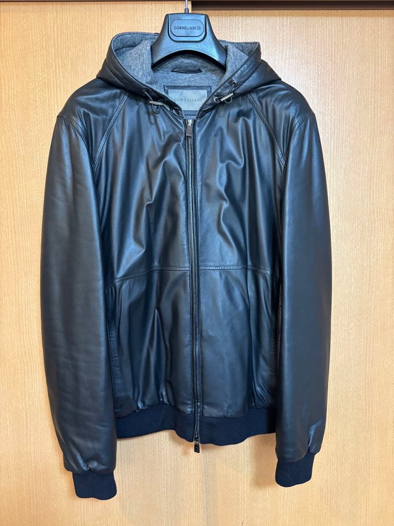 CORNELIANI フード付きブラックレザージャケット 50サイズ　中古美品