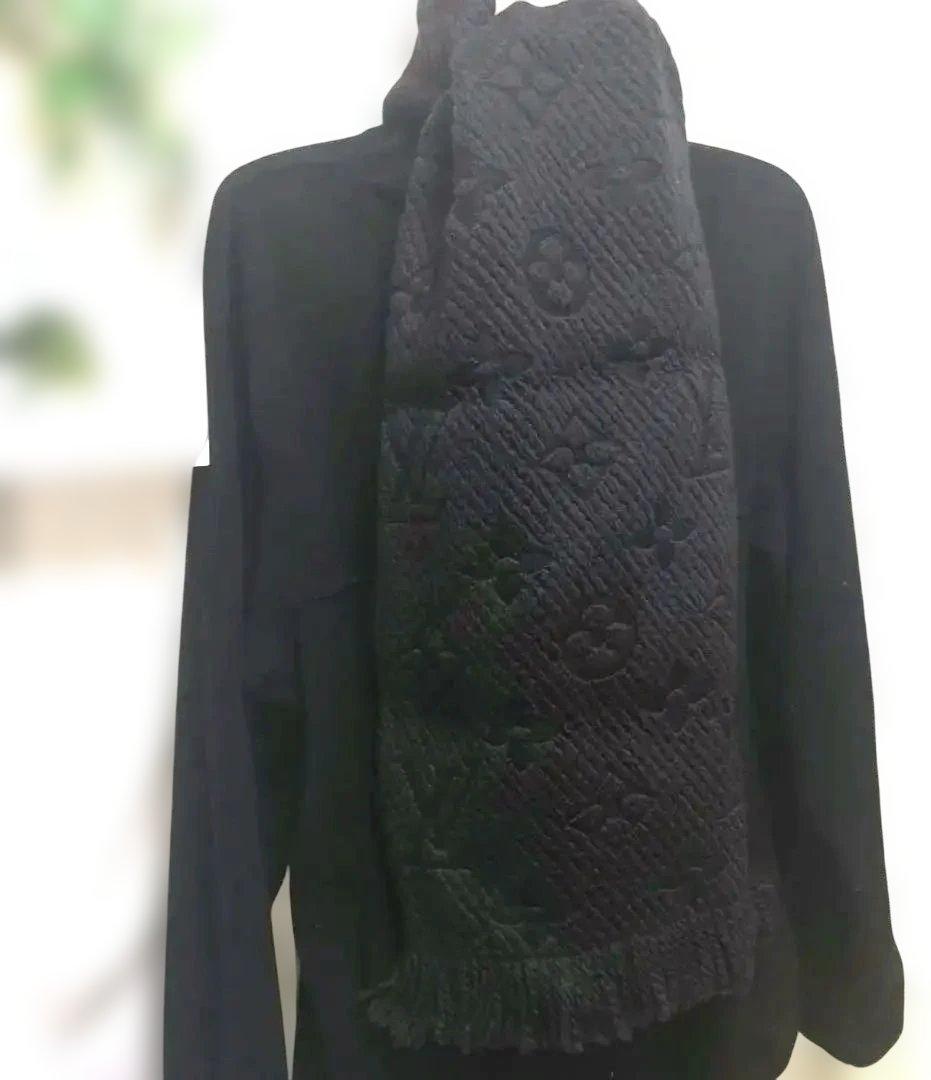 本日限定価格ルイヴィトンエシャルプ ロゴマニアマフラー珍しいブラックに近いグレー