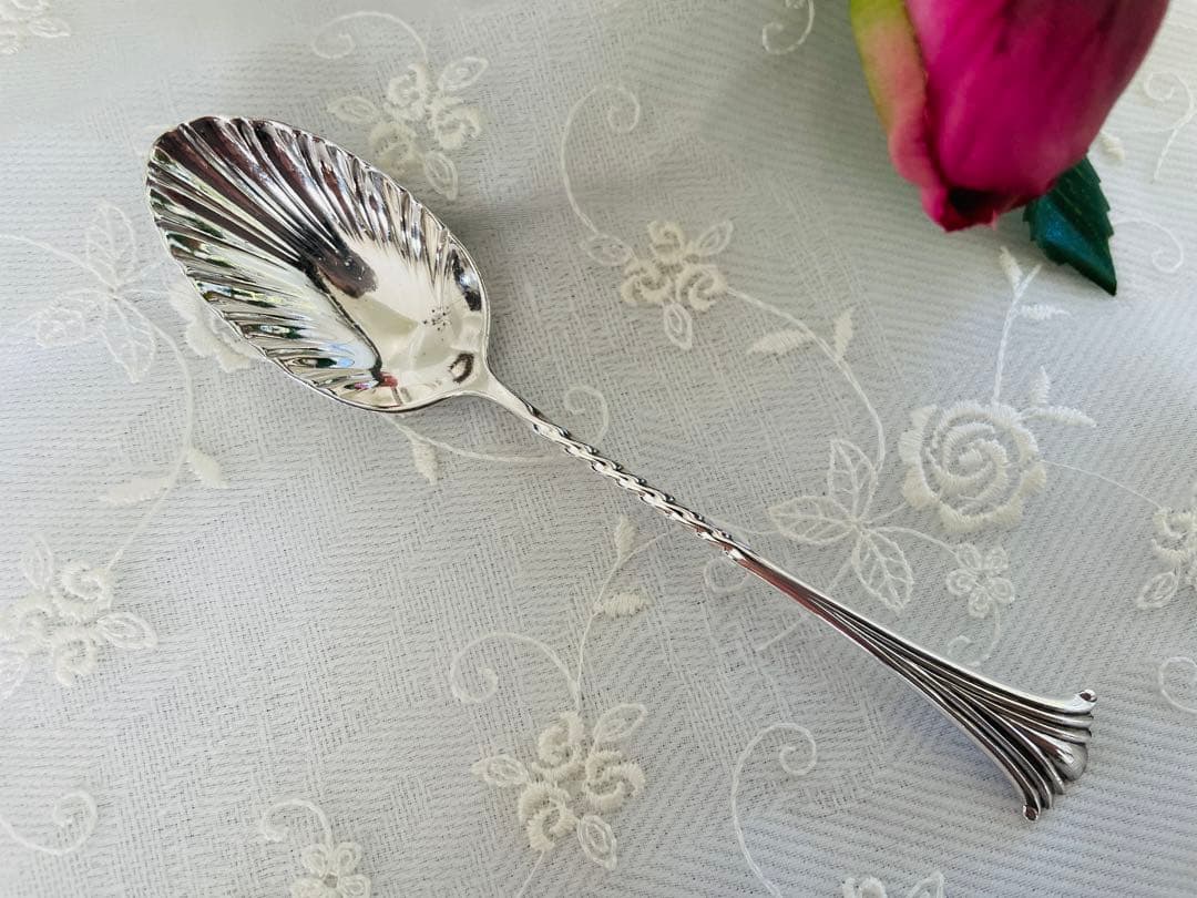 英国　スターリングシルバーシェル型スプーン　１本