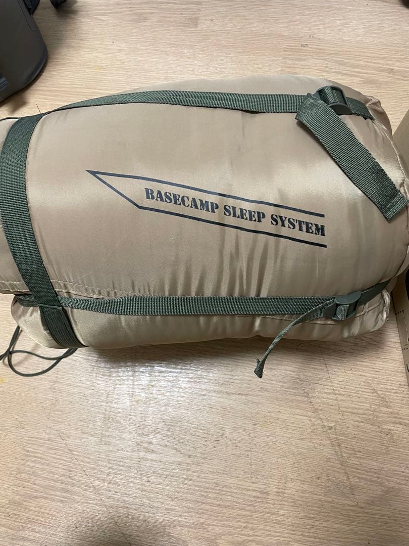 BASECAMP SLEEP SYSTEM 寝袋　Snugpak