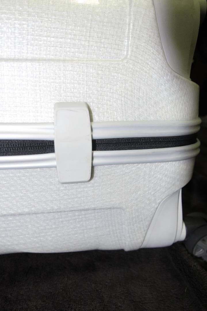 トッケイ　サムソナイト　シーライト スピナー75　オフホワイト容量94Ⅼ