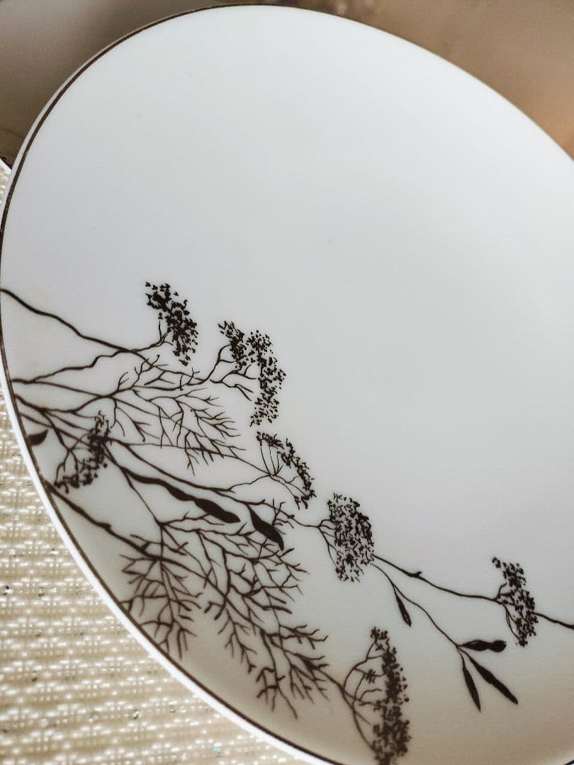 ベルナルド　フランス製　植物模様の皿